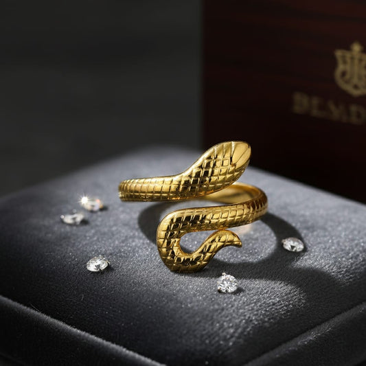 Dot Snake Golden Ring