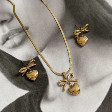 Gold Plated Anti Tarnish Bow Heart Themed Jewellery Set