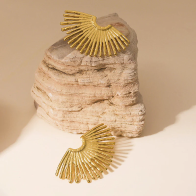 Hammered Gold Sunburst Fan Earing