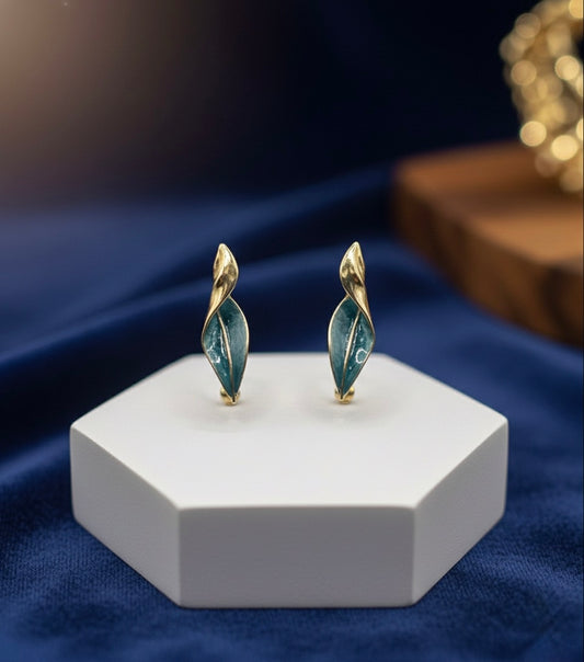 Leaf Design earring