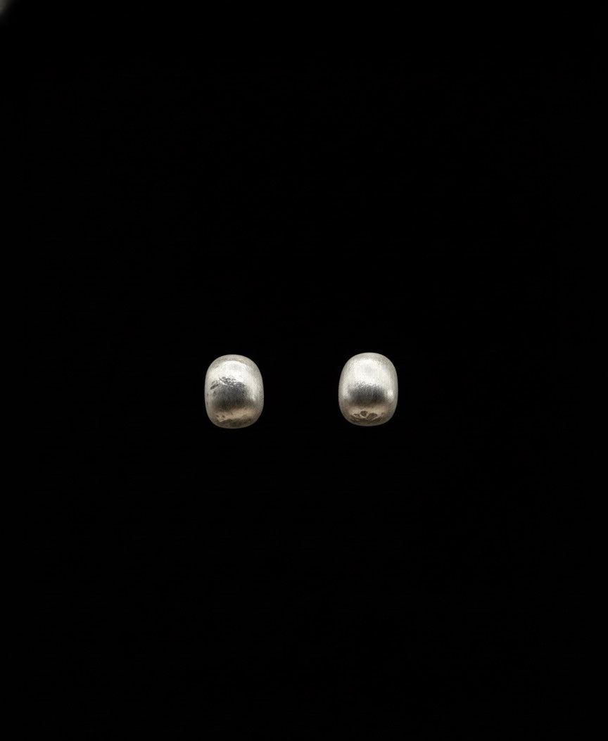 Luna Pebble Stud Earring