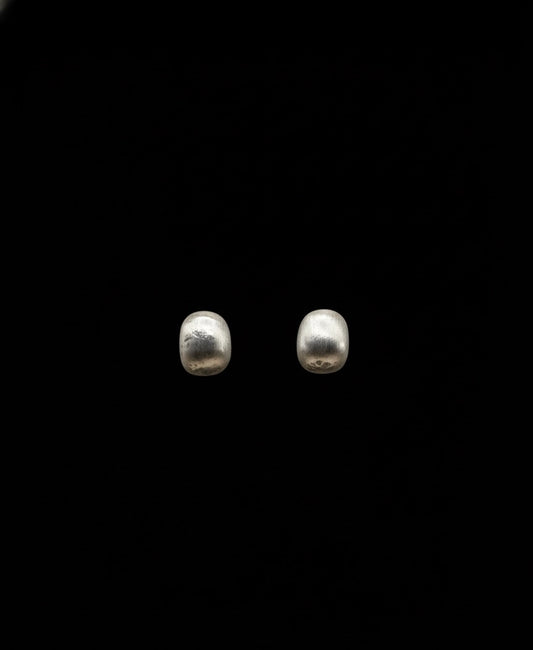 Luna Pebble Stud Earring
