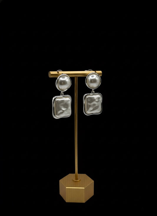 Molten Pearl Drops Earring
