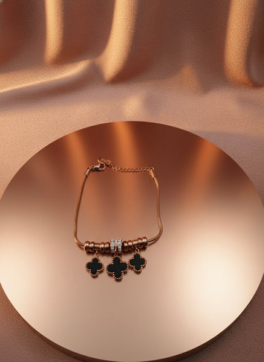 Noir Clover Elegance Bracelet