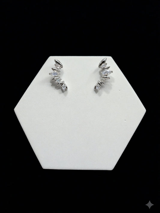 Nova Curve Earring