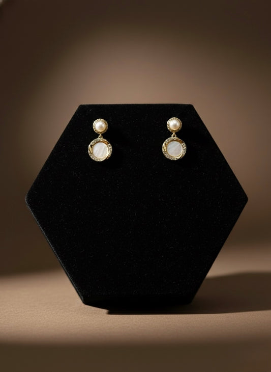 Pearl Aura Drop Earring
