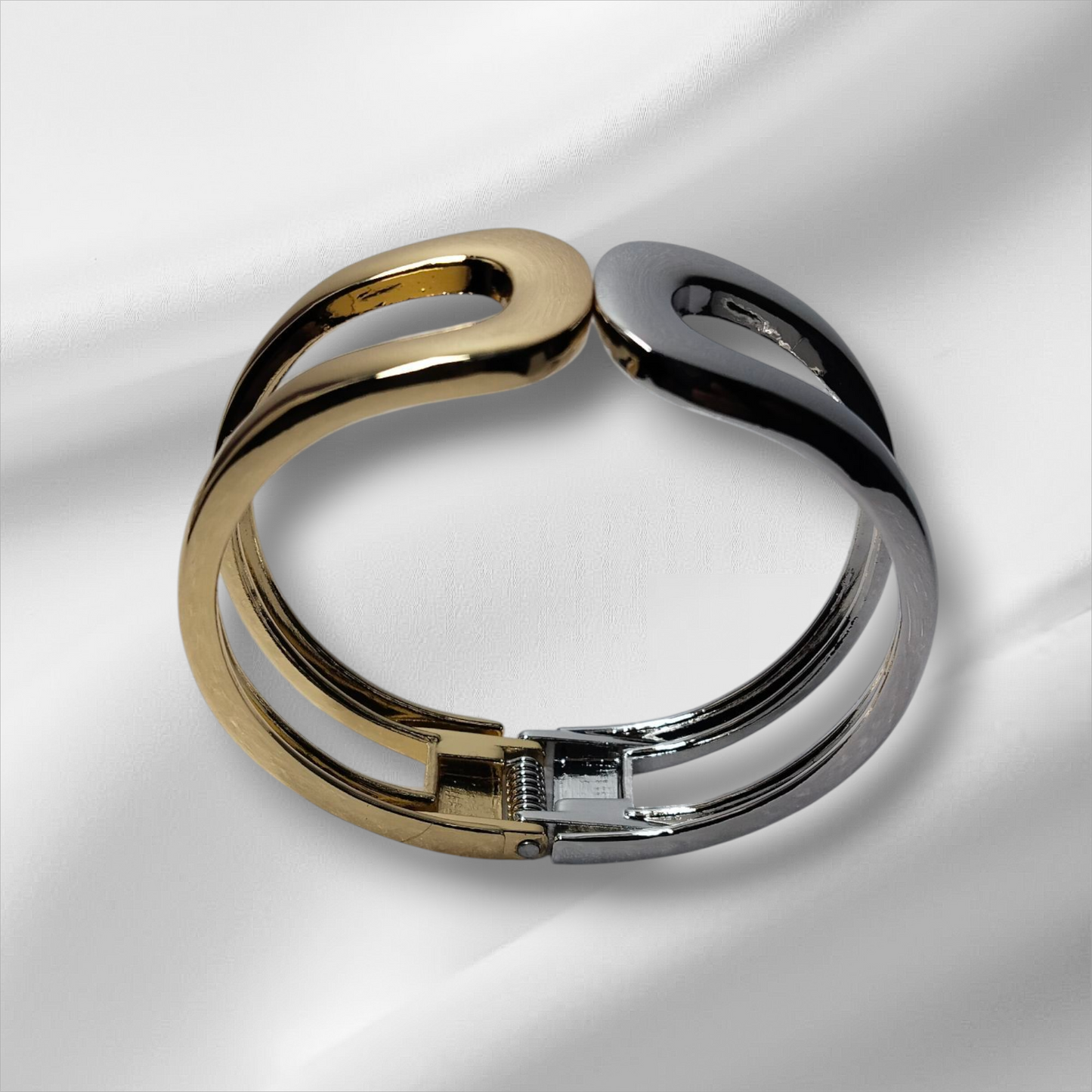Scalloped Bangle Bracelet