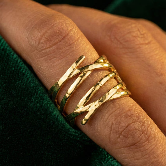 The Criss cros Ring