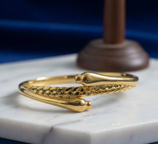 The Eternal Twist Cuff