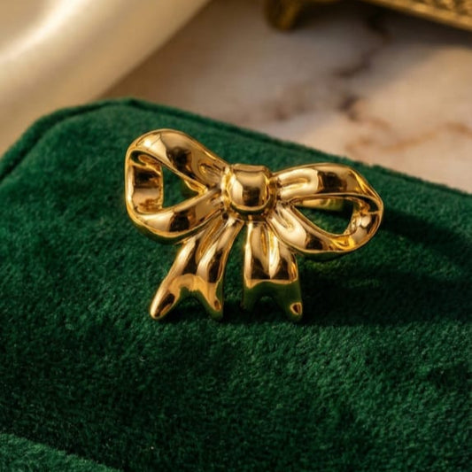 The Gilded Ribbon Ring