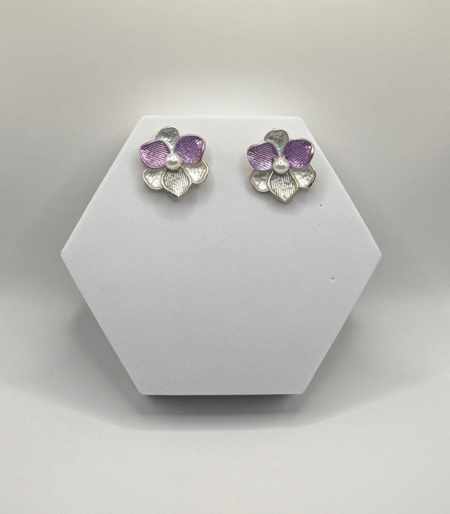 Duchess Daisy Stud Earring