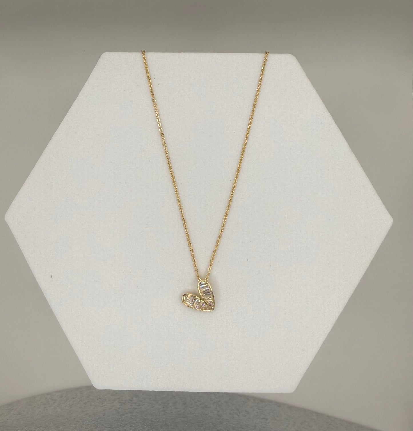 Elegance Heartleaf Necklace