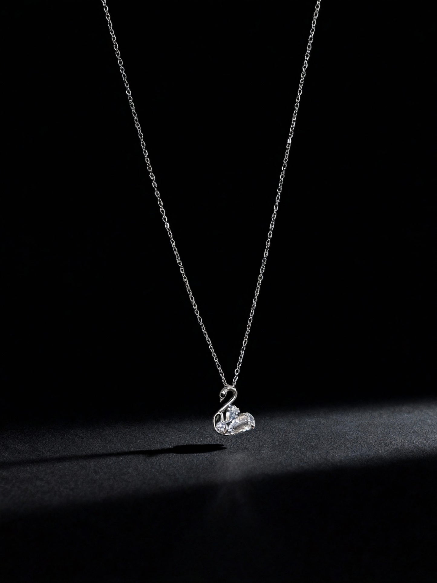 Elegant Swan Charm Pendant Chain Necklace