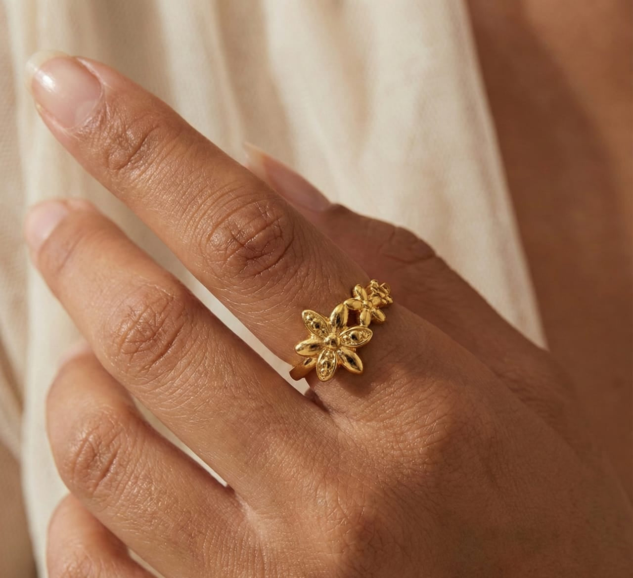 Flut Flower Golden Ring