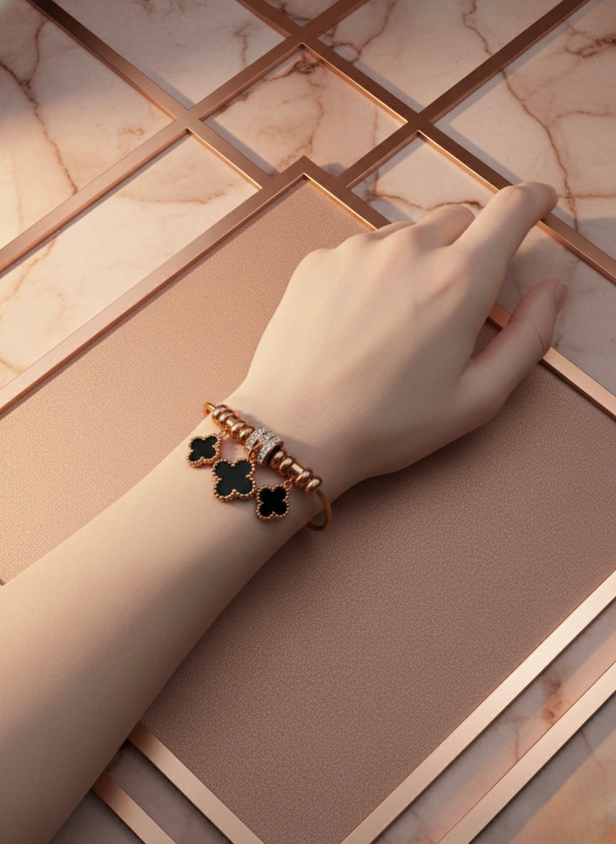 Noir Clover Elegance Bracelet