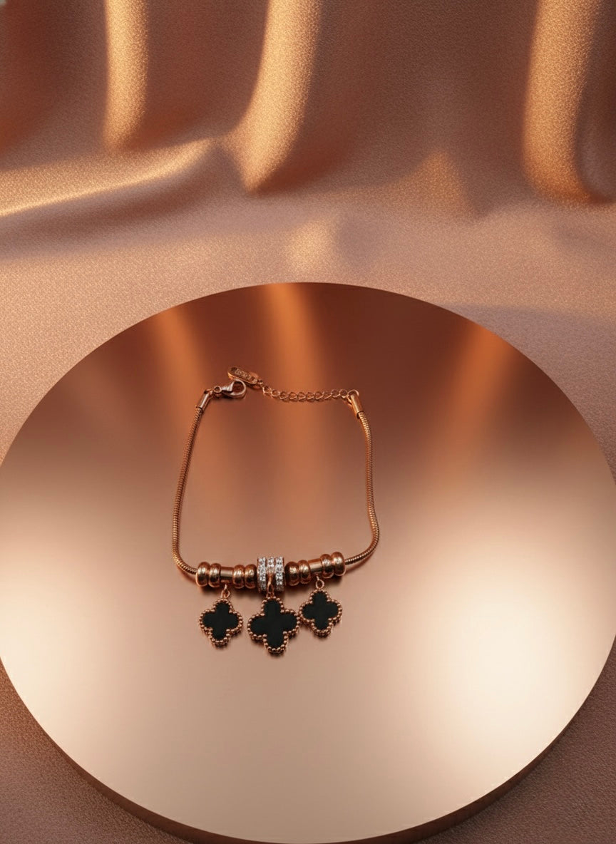 Noir Clover Elegance Bracelet
