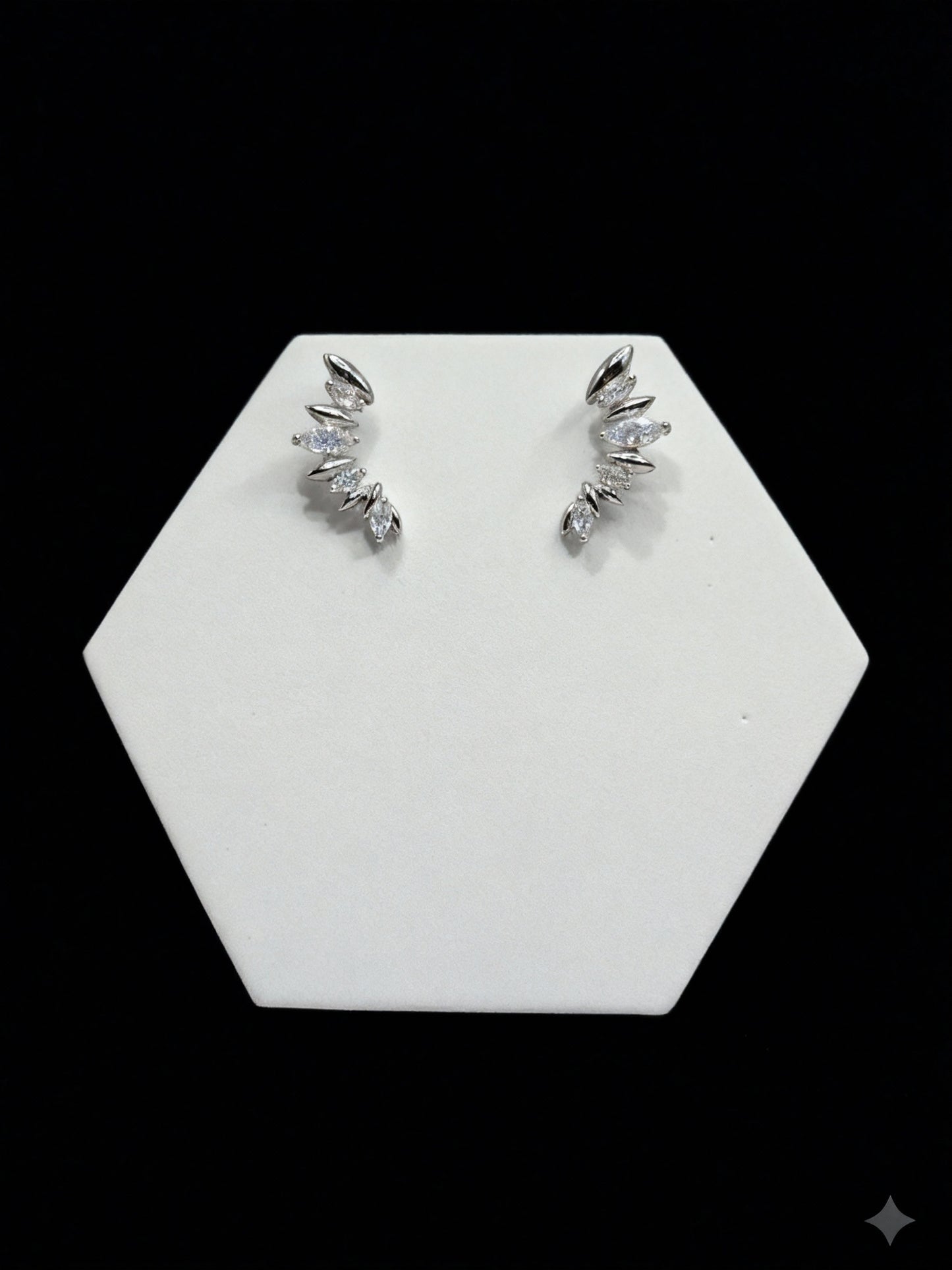 Nova Curve Earring