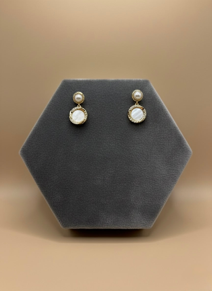 Pearl Aura Drop Earring