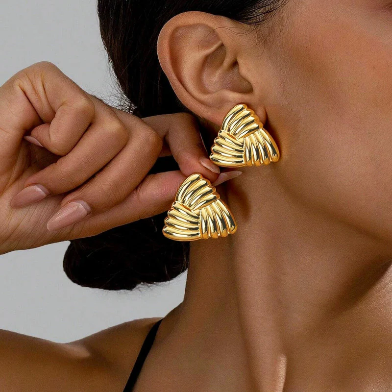 Ribbed Triangular Studs
