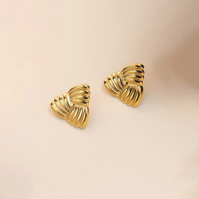 Ribbed Triangular Studs