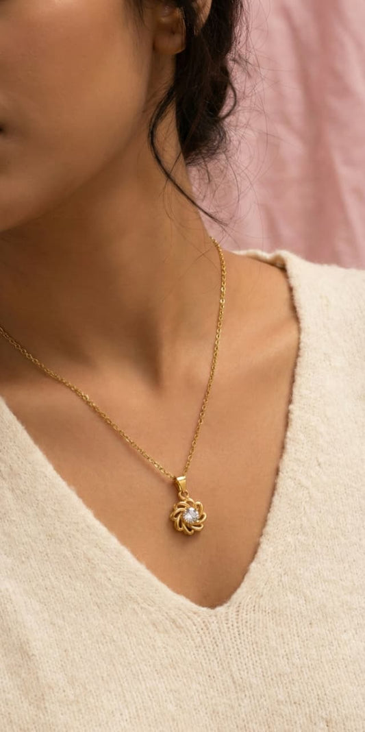 Rotating Flower Pendant Necklace
