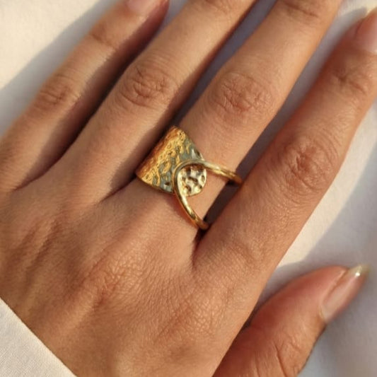 The Gilded kite Ring