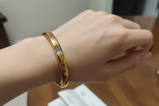 The Minimalist Geometric Cuff
