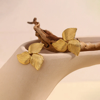 Three Leaf Earing