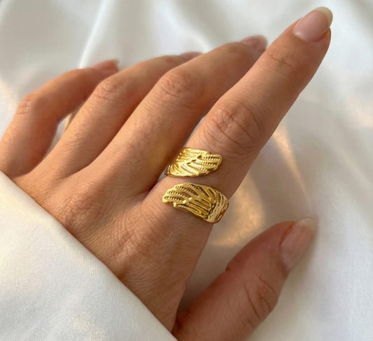 Wing Shap Golden Ring